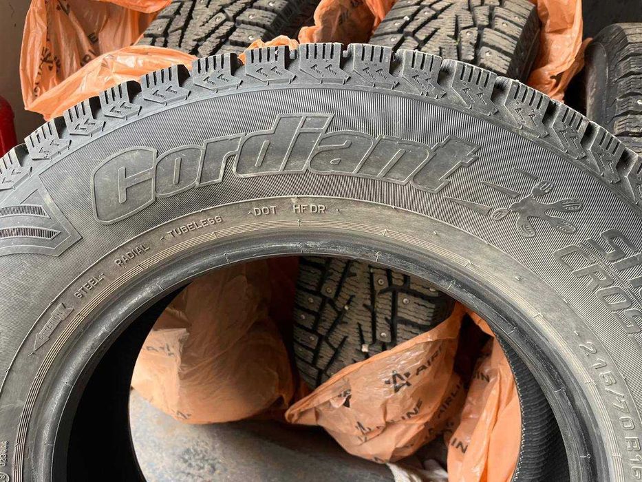 Зимние шины Cordiant Snow Cross 215/70 R16 (шипованные)