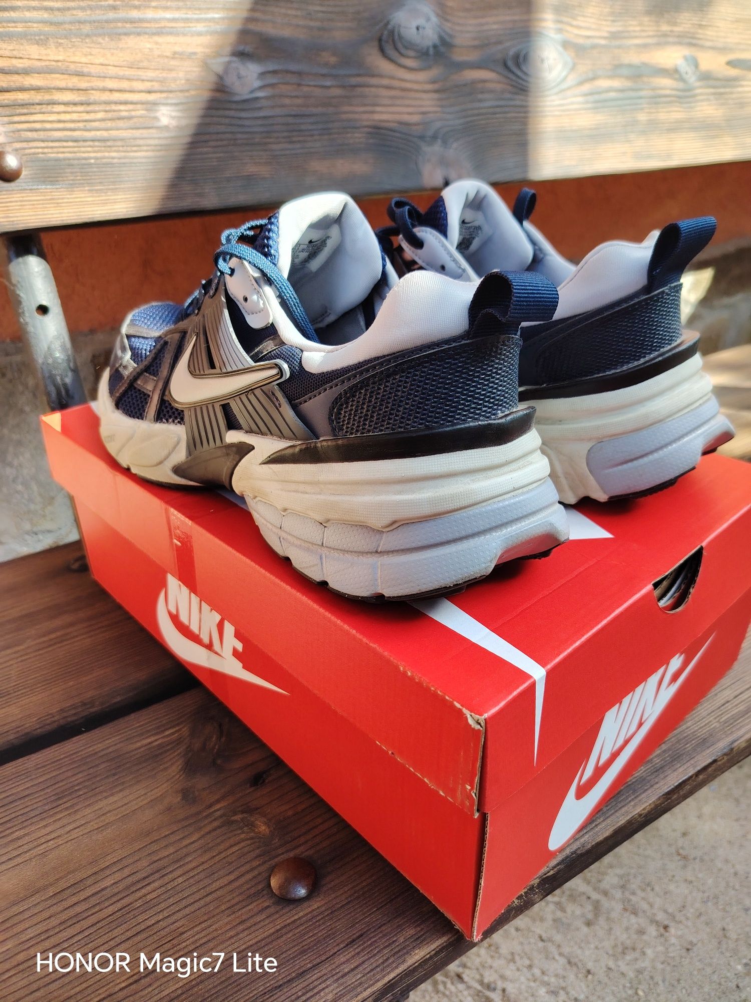 Nike V2K RUN 45.5