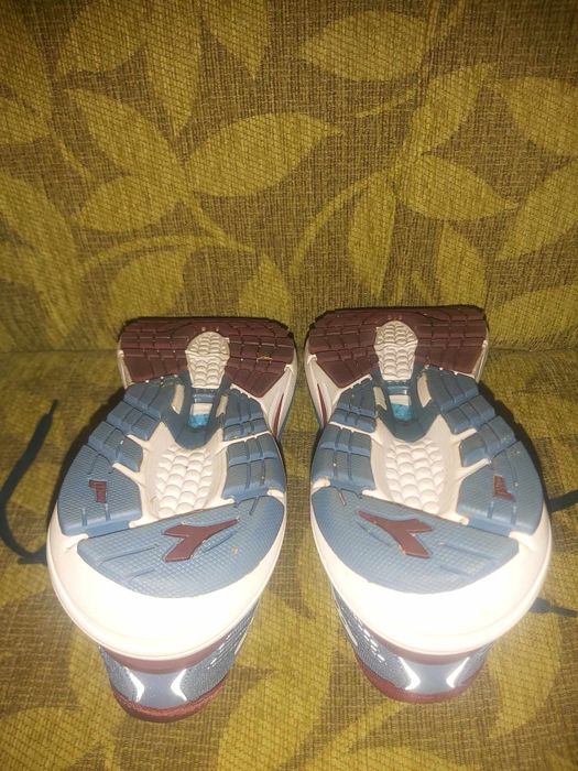 Дамски маратанки. DIADORA
