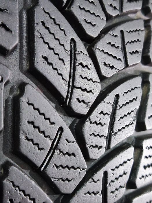 зимни гуми 185/65/15 Firestone, dot19
dot19та
6+мм 
Добри състояние бе