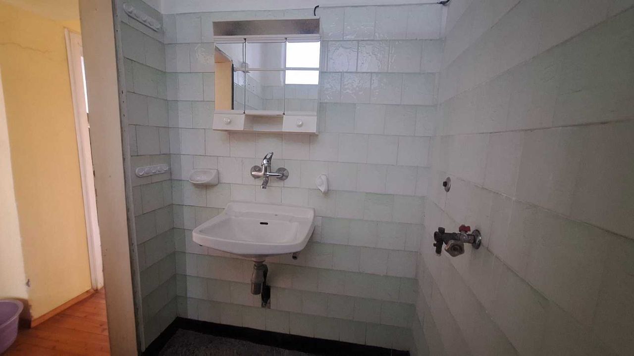 Продава се Къща в Елин Пелин - 452 кв.м за 863 €/кв.м - Снимка #19