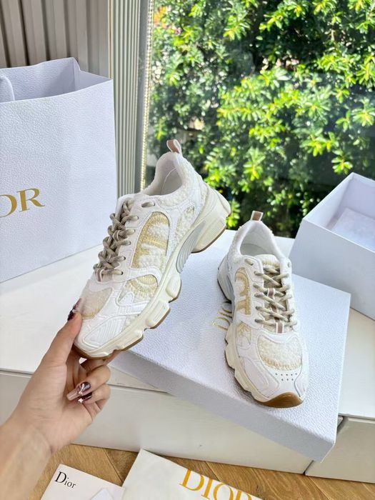 Чисто нови обувки и кецове C*ha*n*e*l, H*e*-*m*e*s