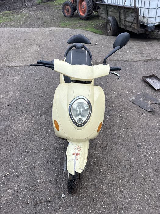 Vand scuter electric ztech