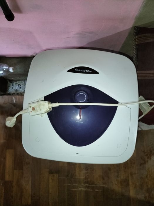 Продам водонагреватель на запчасти