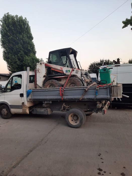 Bobcat cu picon burghiu gauri taiere beton asfalt subtraversari