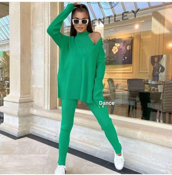 Продаю женскую одежду