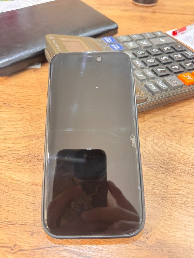 iPhone 15 128gb рочти новый