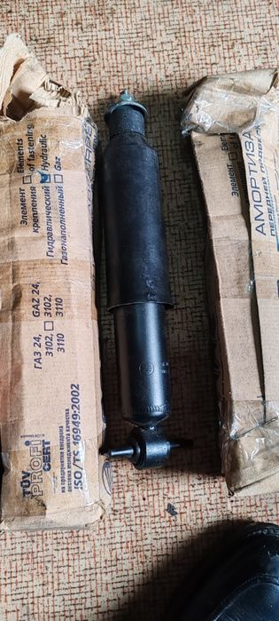 Амортизаторы Волга новые  колодки шаровая бензонасос катушка, шестерня