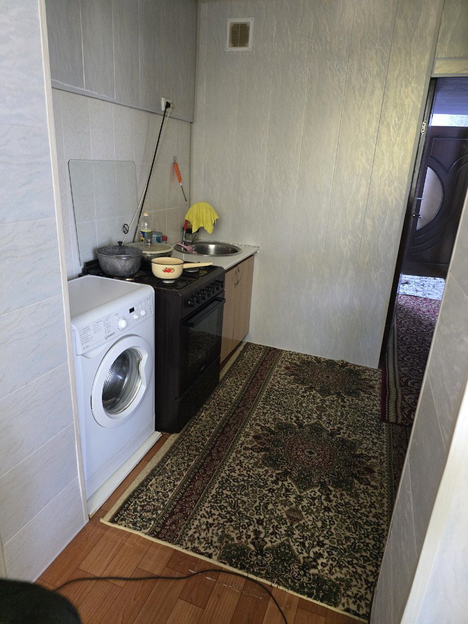 Srochna Radugada 2 xonali kvartira sotiladi