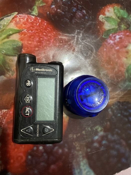 Помпа для сахорный диабета Medtronic