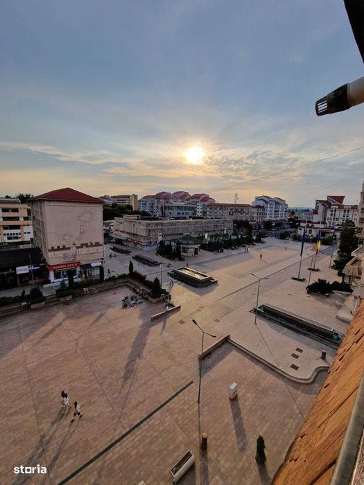 Ultracentral! Apartament spațios 3 camere, 2 băi și 2 balcoane