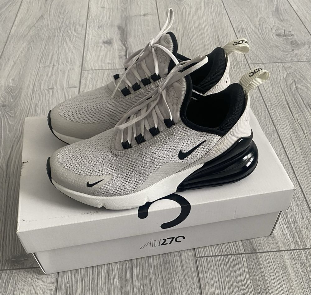 Adidasi Nike AirMax 270 gri pudrat/ negru, marimea 36,5 / 23 cm