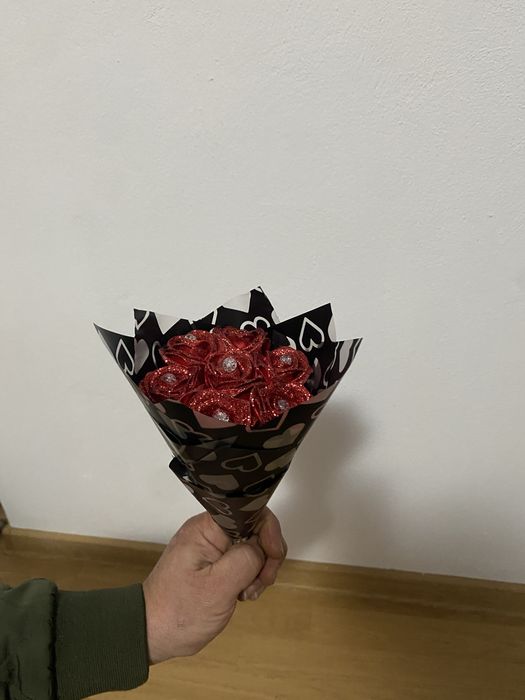 Buchete trandafiri satin handmade