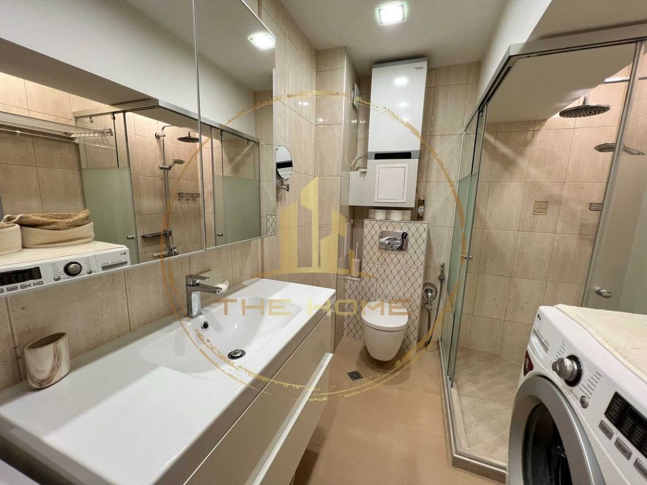 Дава се под наем Четиристаен апартамент в Варна, Център - 107 кв.м за 1350 € - Снимка #11