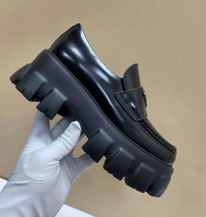 Новые лофферы прада маслянистая кожа