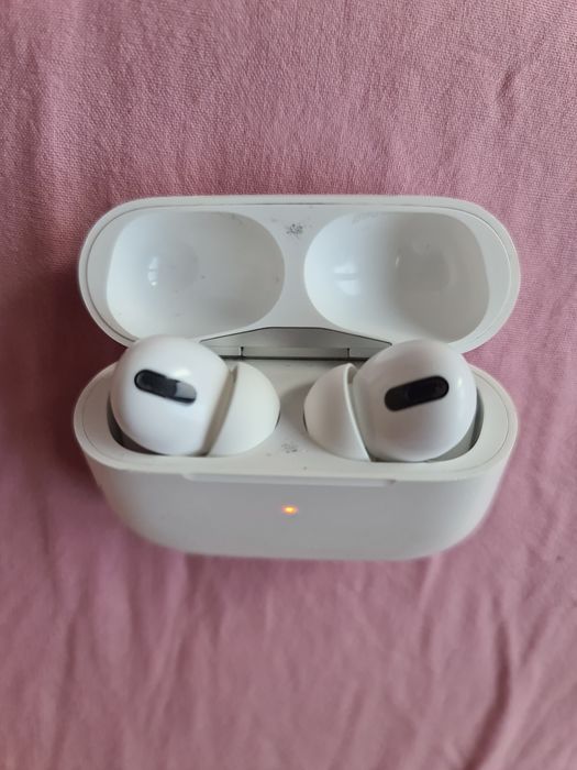Apple Airpods 1st Generation и Airpods Pro 1