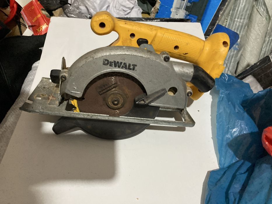 Fierastrau Circular Dewalt DW 936 doar corp