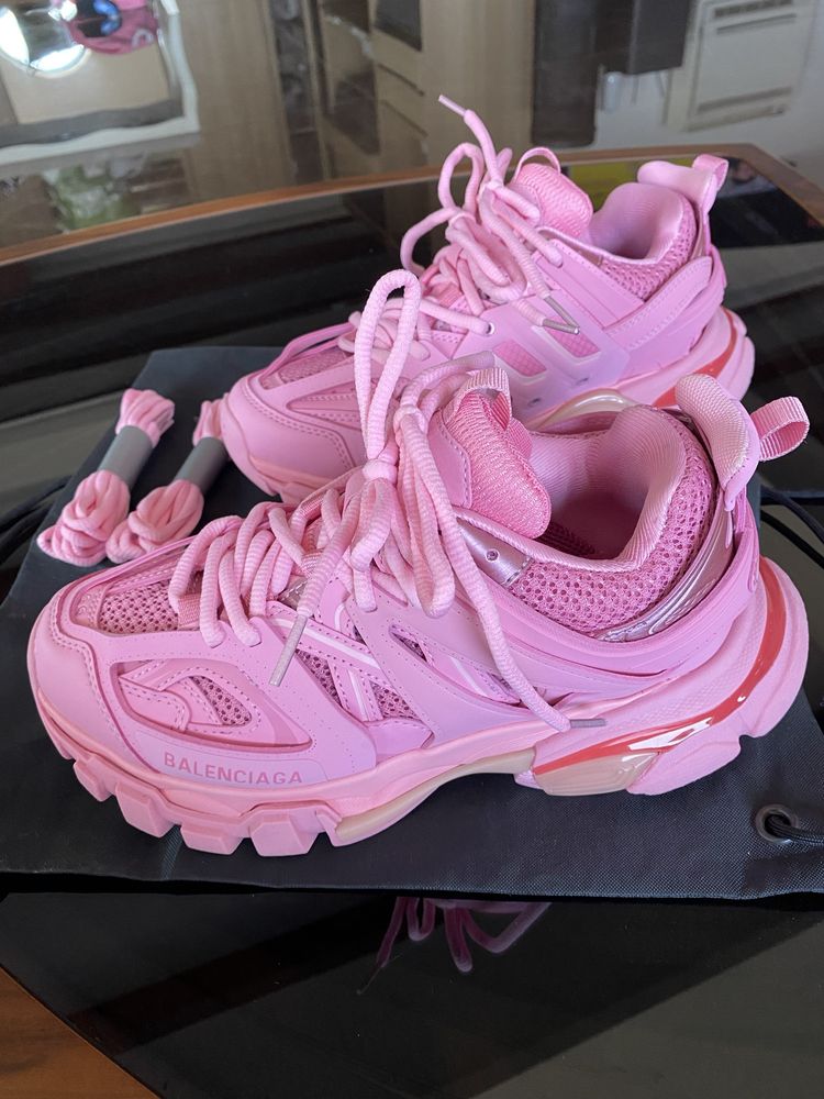Balenciaga track