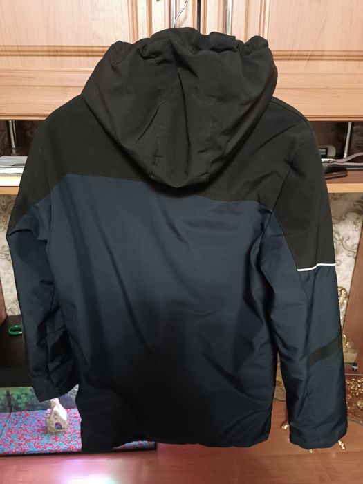 Продам куртку на мальчика