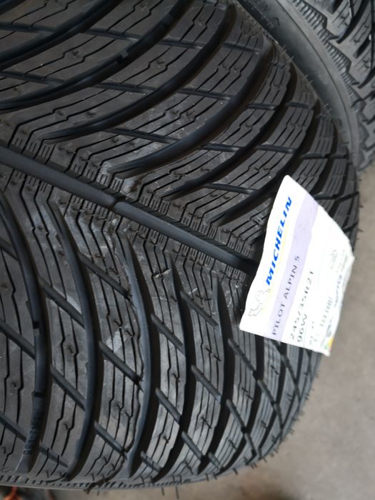 245 35 21 цола нови гуми Michelin