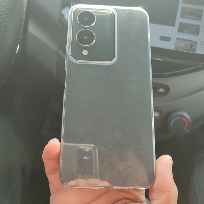 Vivo y17s sotiladi yangi ozgina iwlatildi pul kere srochna sotiladi