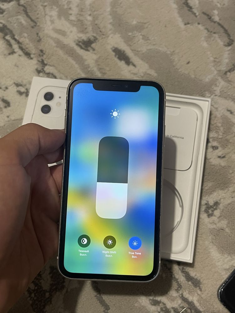 iPhone 11 в идеальном состоянии
