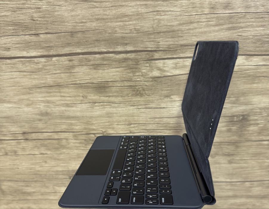 Prodam Idyal MagicKeyboard 11 ipad pro air