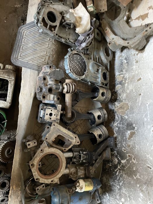 Vând piese tractor U445