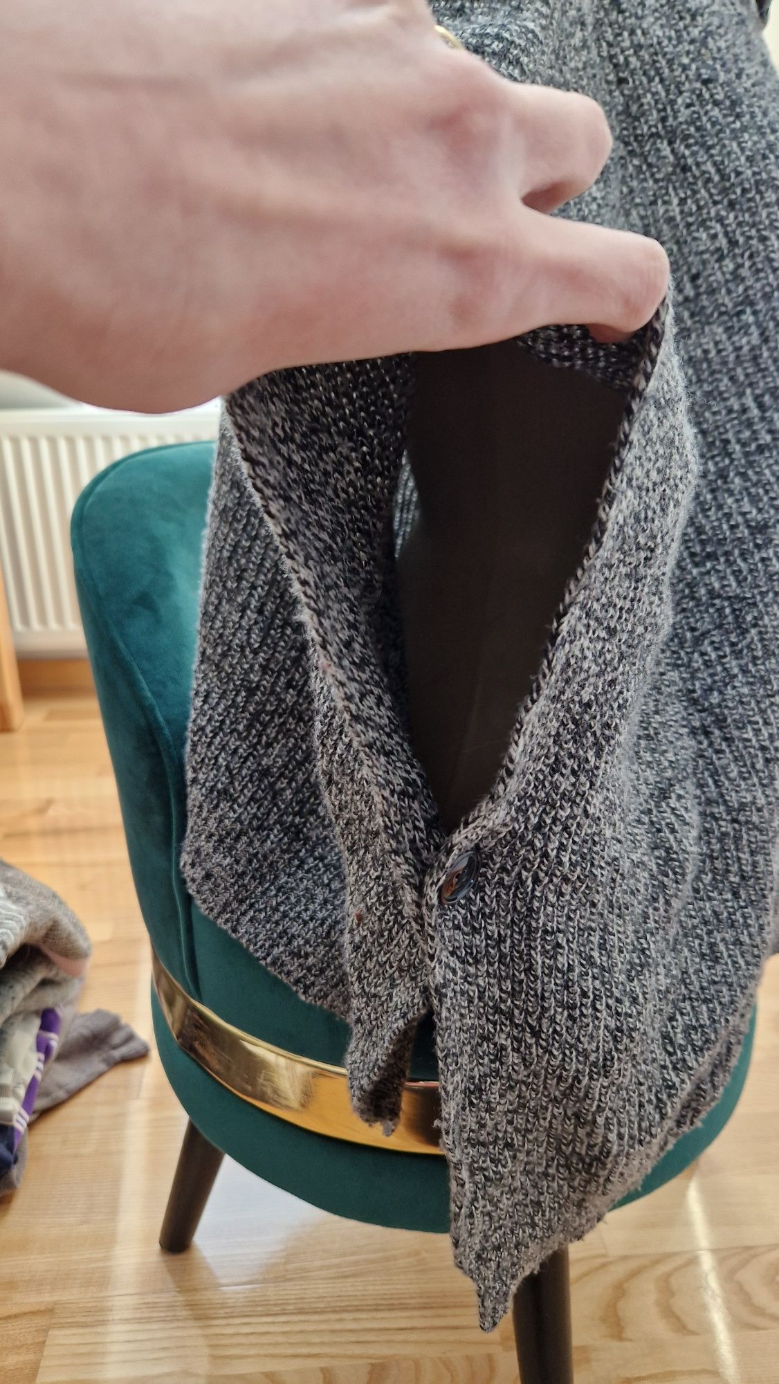 Cardigan Uniqlo din lana