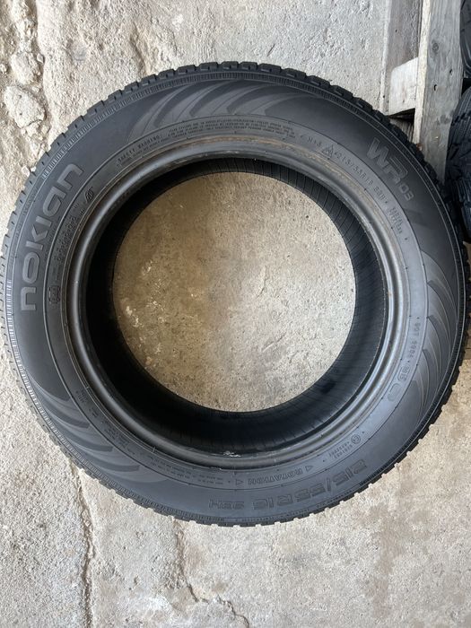 4 anvelope iarna 215/55/16 , nokian !