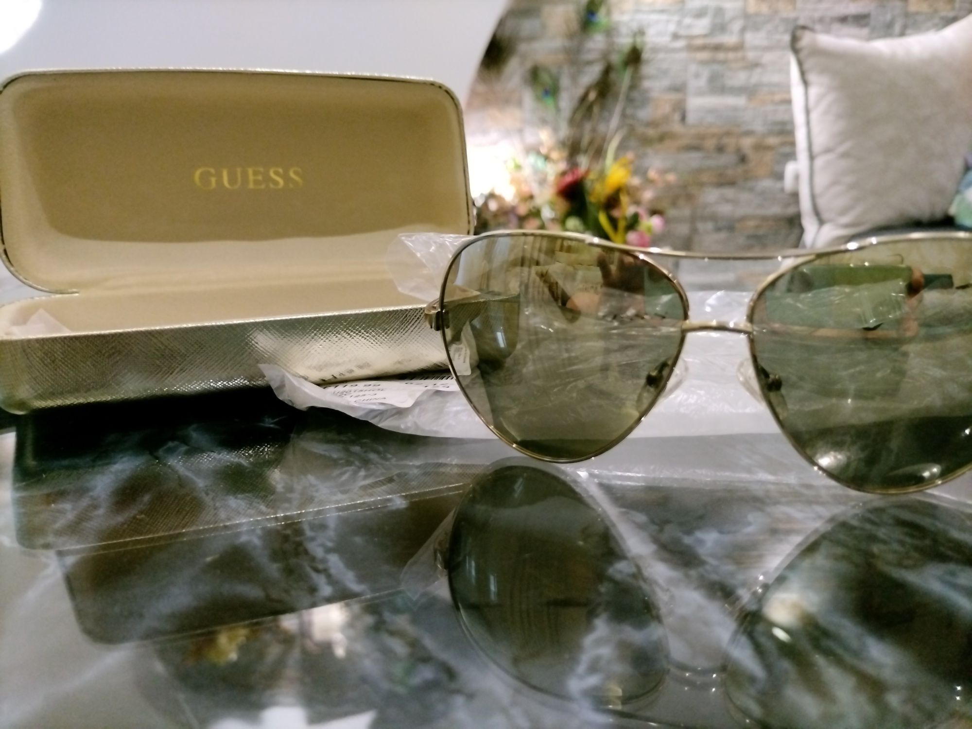 Дамски слънчеви очила Guess