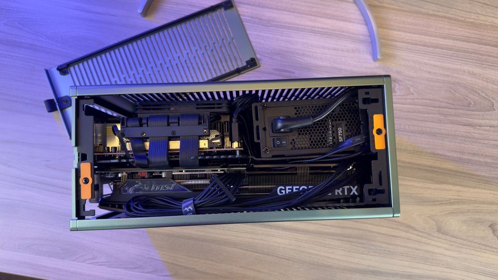 Fractal Terra - ITX / SFF / Ryzen 9800X3D / 64GB / 5070Ti / 4TB