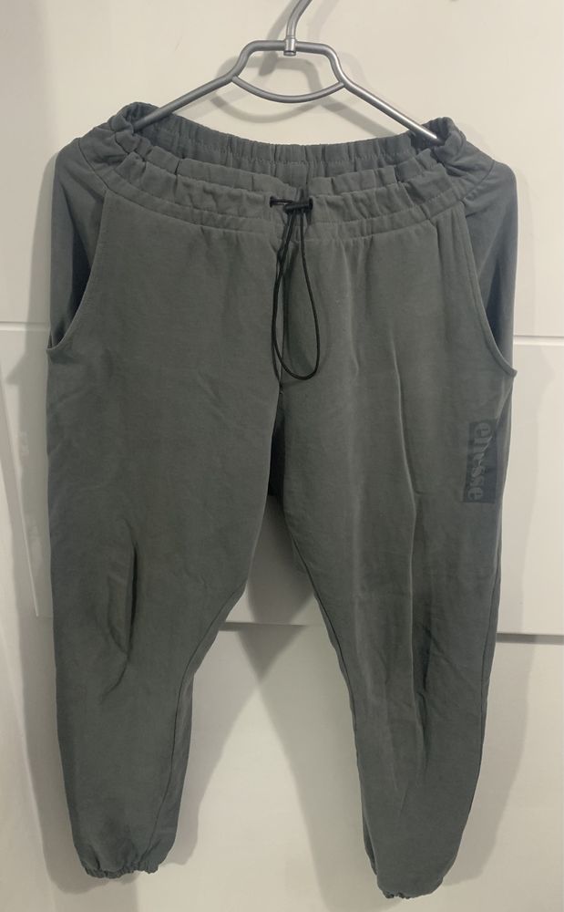 vând pantaloni sport ellese