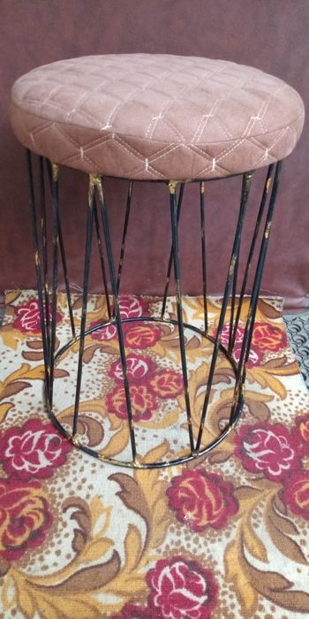 Пуфик кованный для прихожей.