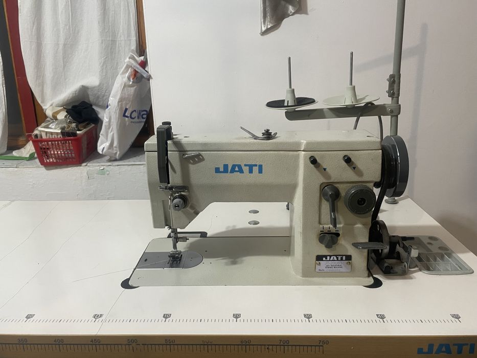 Швейная машина jati
