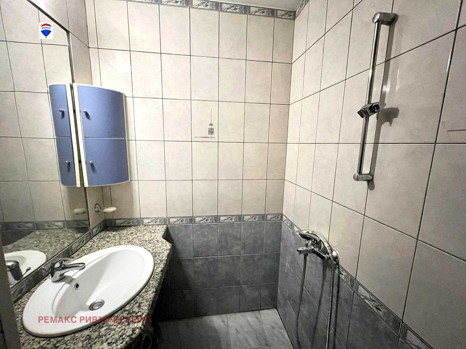 Продава се Тристаен апартамент в Русе, Център - 78 кв.м за 1794 €/кв.м - Снимка #10
