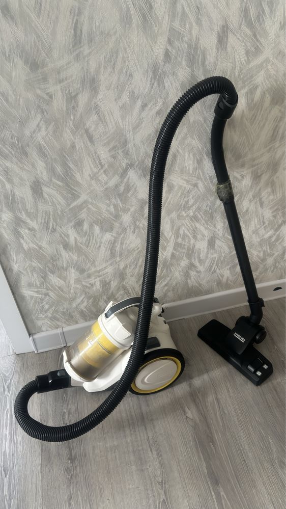Пылесос рабочий продам