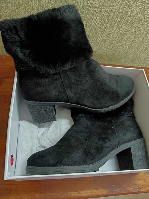 Полусапожки черные новые размер 39 новые