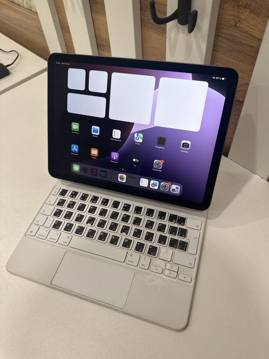Ipad Air 4 поколение . В хорошем сост