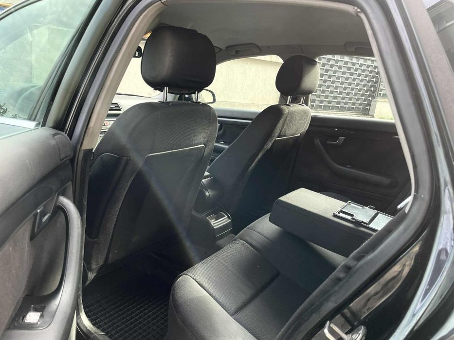 Vând Audi A4 b6 1.9 diesel 131cp