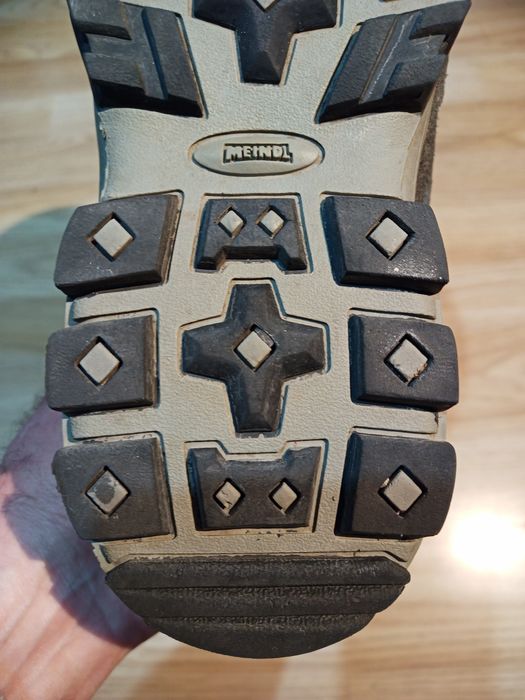 Bocanci de munte Meindl nr 35