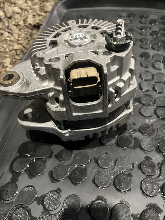 Алтернатор Динамо за Митсубиши Паджеро 3.2 дизел 2008-2016г.