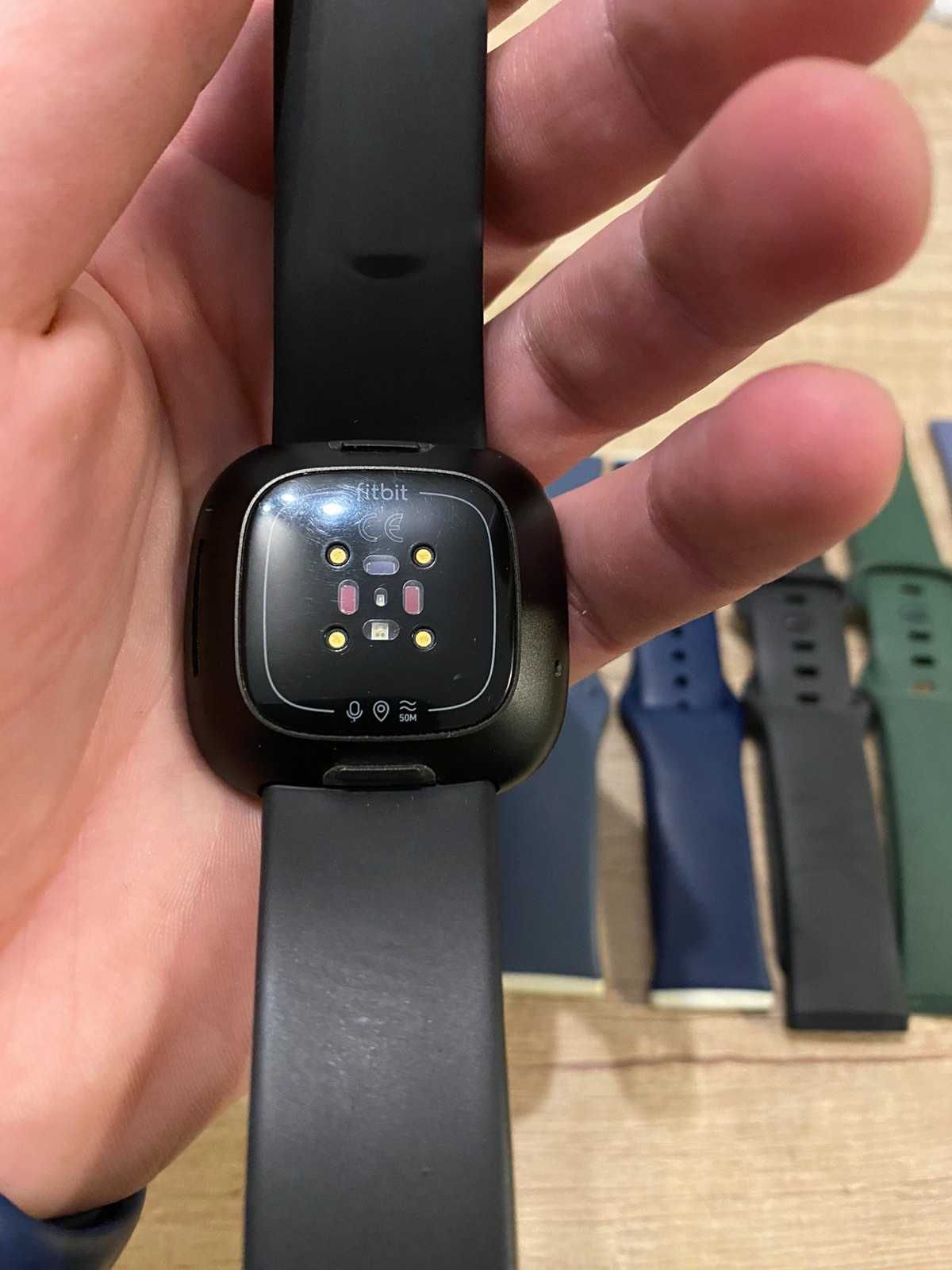 Смарт часовник Fitbit Versa 3 Black/Black Aluminum