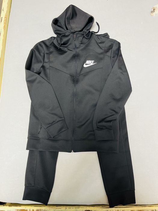 Екип на Nike Размер Л