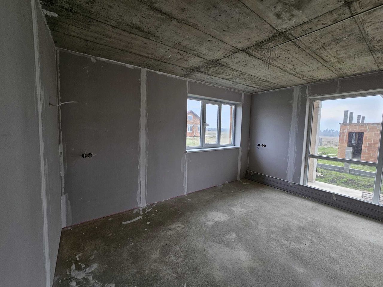 Продава се Къща в Бургас, Сарафово - 356 кв.м за 773 €/кв.м - Снимка #2