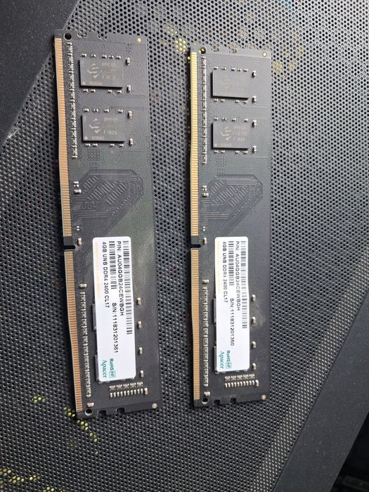 Оперативная память DDR4  8 GB.   4GB x 2
