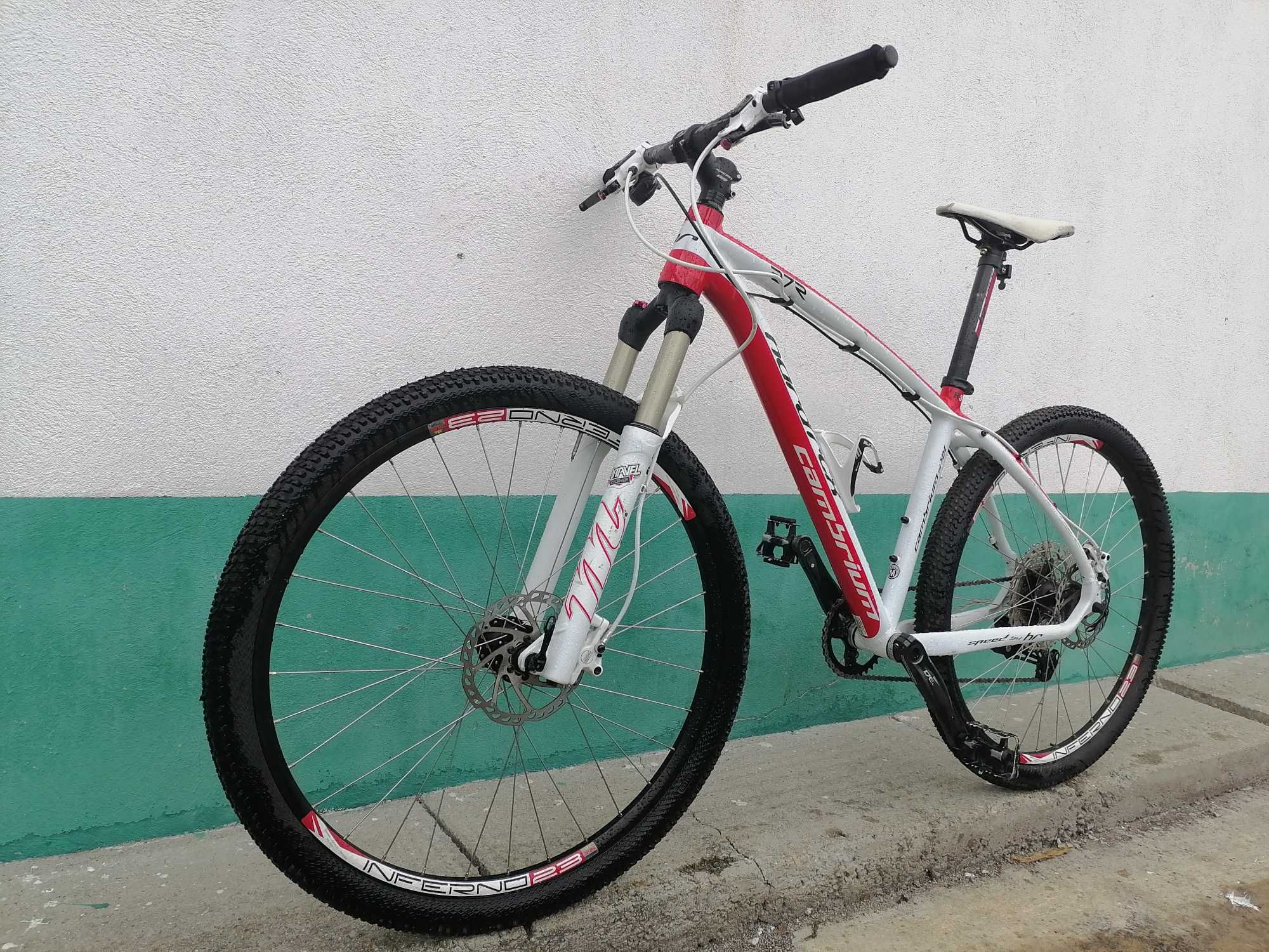 Bicicleta Hard Rock R27.5 Full Shimano 1x11 Furca AER Manitou