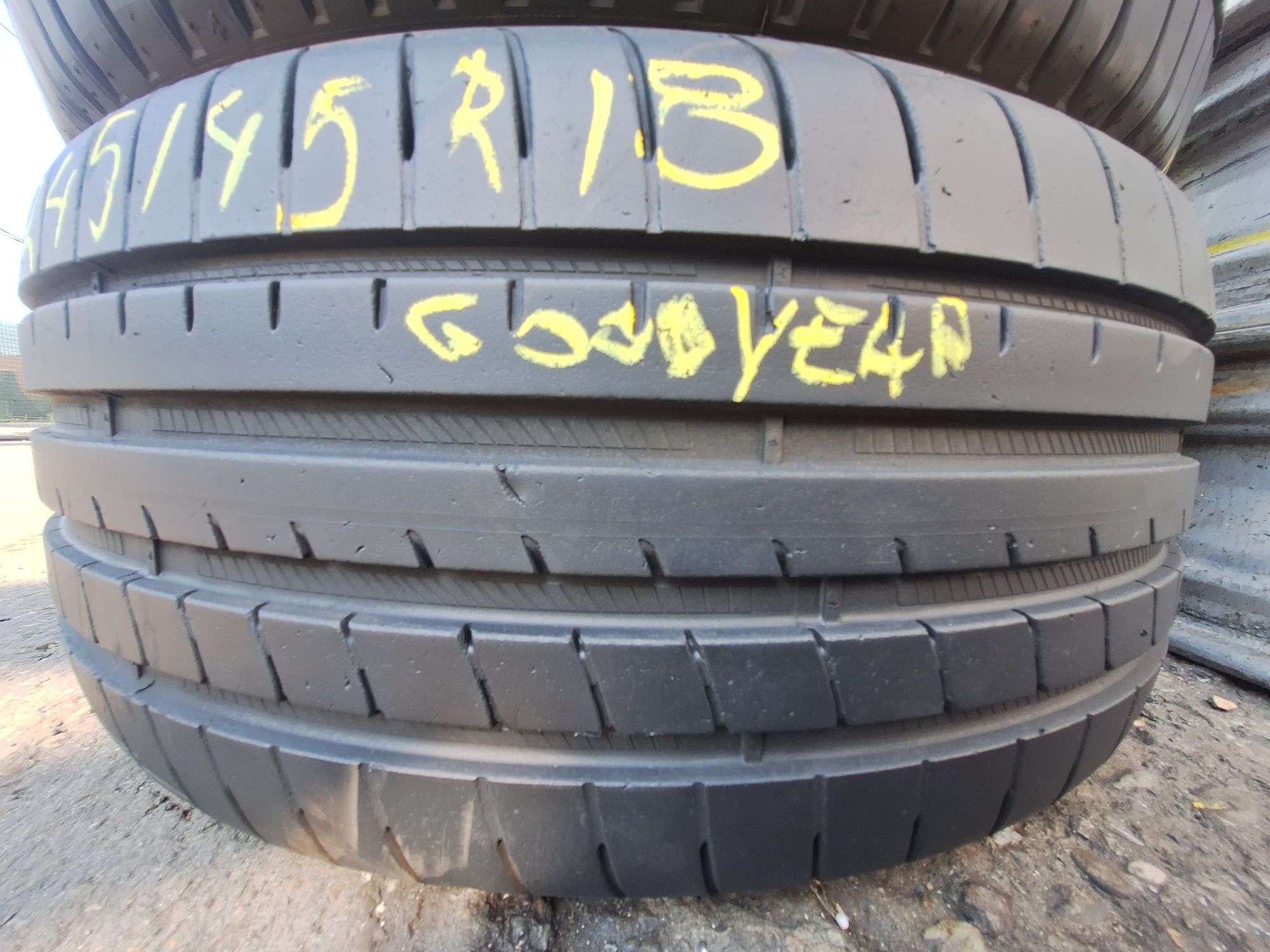 Cate 1x anv vara 245/45r18 Goodyear și Michelin Montaj Gratuit
