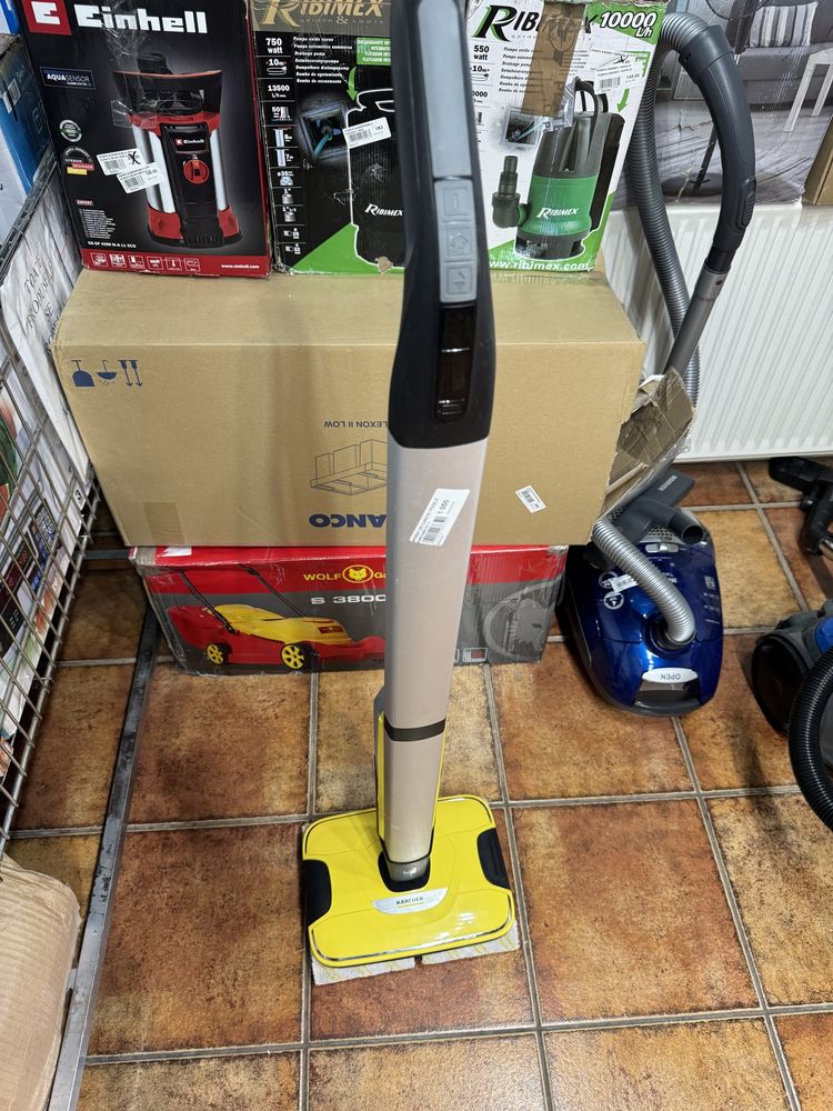 Aparat de curatat podele Karcher FC7