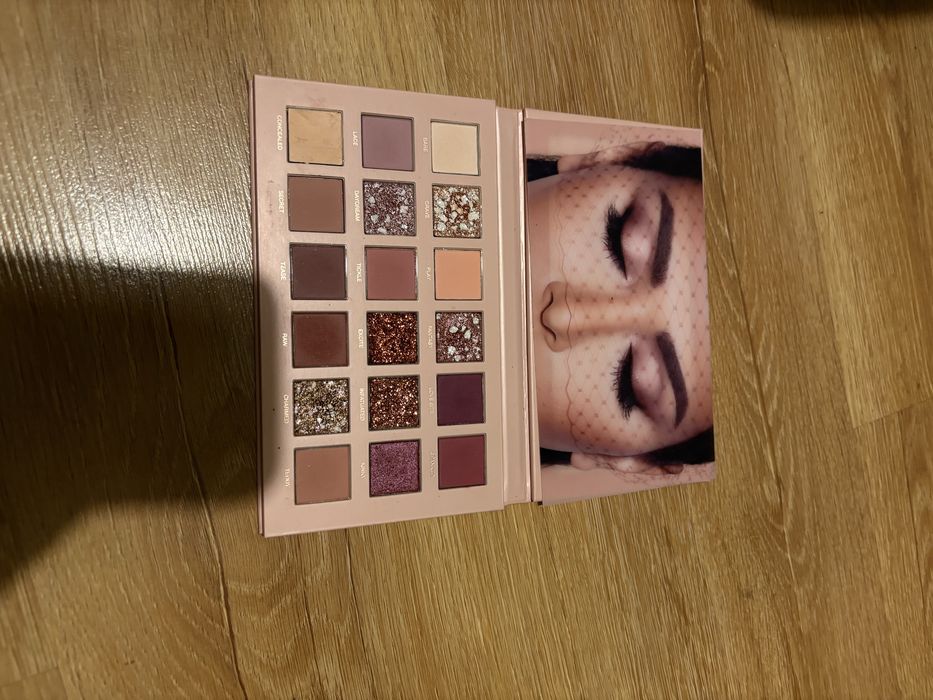 Палитра Huda Beauty New Nude